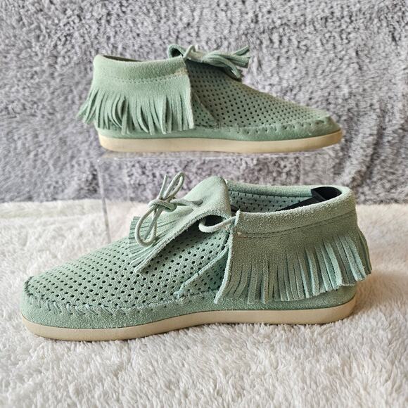 Minnetonka Women Venice Perforated‎ Moccasin Fringe Ankle Bootie Sz 7 Mint Green - Picture 1 of 6